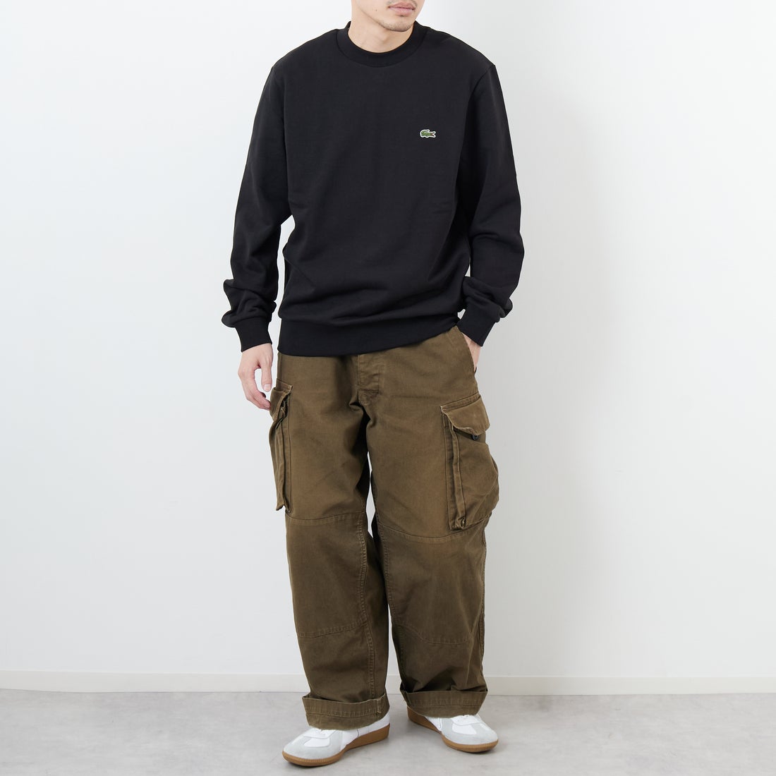 LACOSTE [ラコステ] エッセンシャルクルーネックスウェット [SH9801] 031 BLACK &&モデル身長：168cm 着用サイズ：4&&