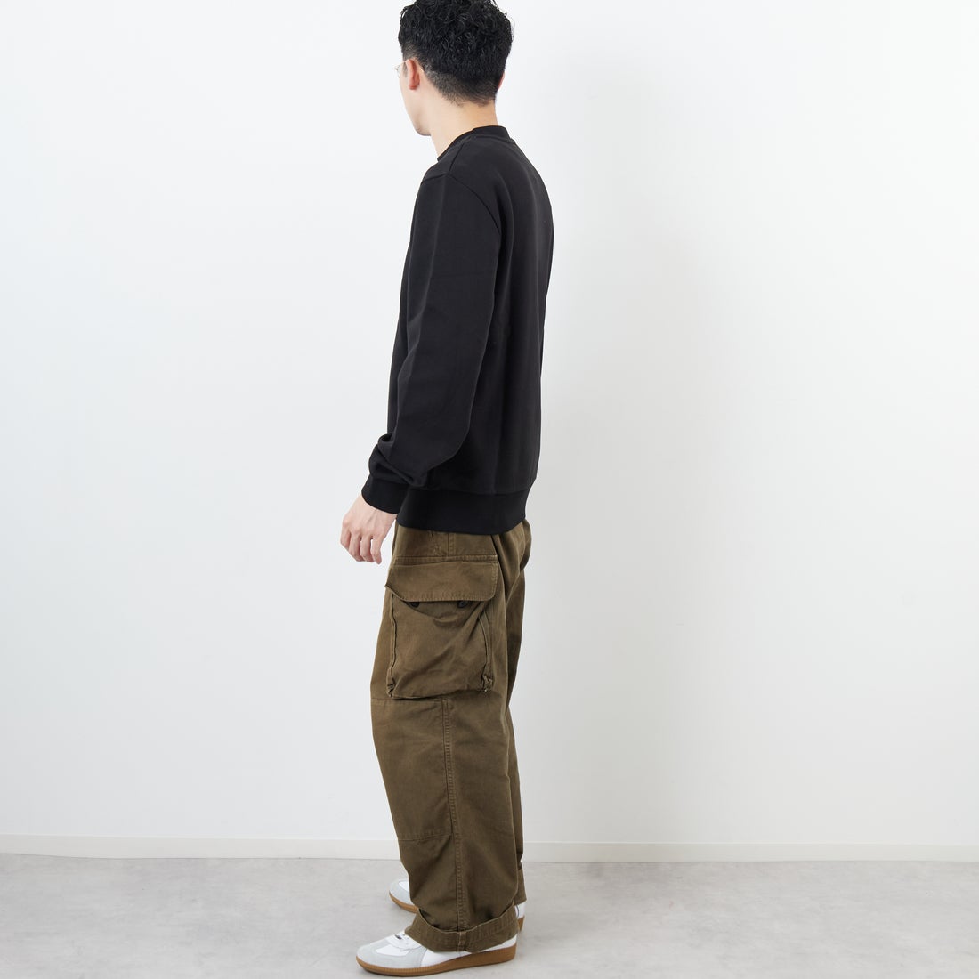 LACOSTE [ラコステ] エッセンシャルクルーネックスウェット [SH9801] 031 BLACK &&モデル身長：168cm 着用サイズ：4&&