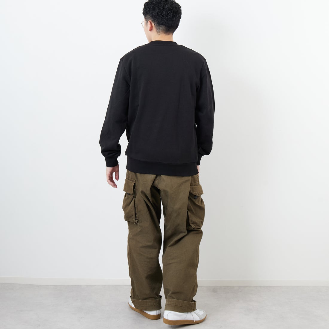 LACOSTE [ラコステ] エッセンシャルクルーネックスウェット [SH9801] 031 BLACK &&モデル身長：168cm 着用サイズ：4&&