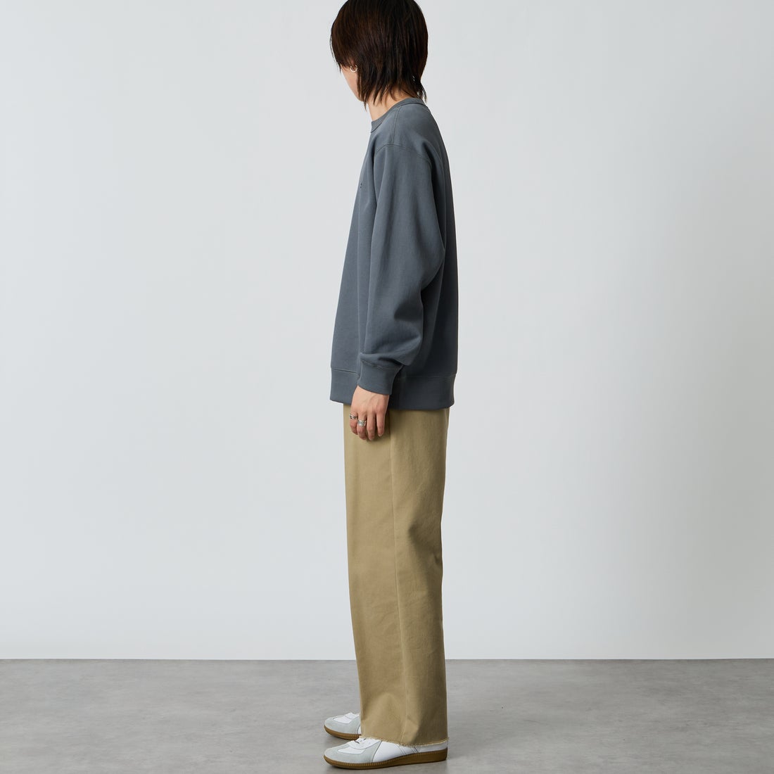 LACOSTE [ラコステ] 鹿の子ワントーンクルーネックスウェット [SH9359] 7EZ GREY &&モデル身長：177cm 着用サイズ：5&&