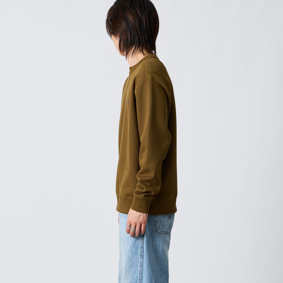 LACOSTE [ラコステ] 鹿の子ワントーンクルーネックスウェット [SH9359] DPD BROWN &&モデル身長：177cm 着用サイズ：4&&
