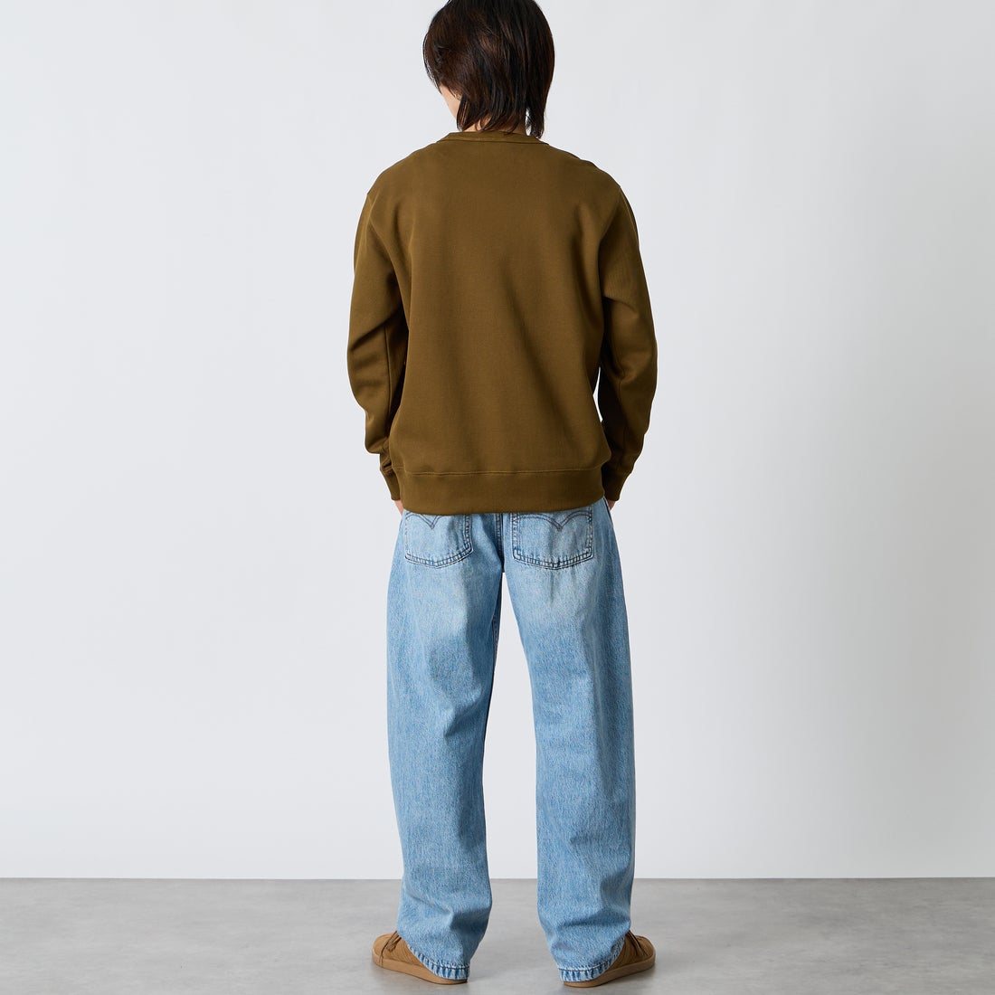 LACOSTE [ラコステ] 鹿の子ワントーンクルーネックスウェット [SH9359] DPD BROWN &&モデル身長：177cm 着用サイズ：4&&