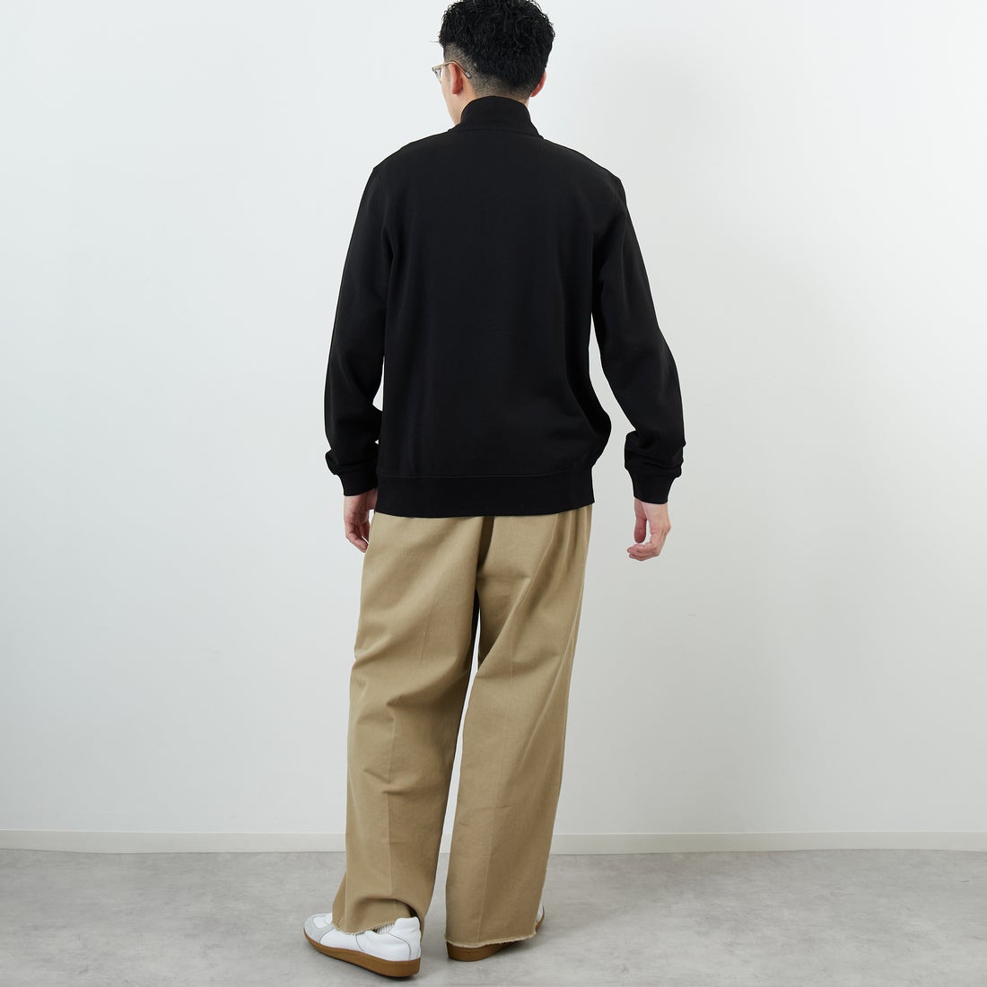 LACOSTE [ラコステ] ハイネックハーフジップスウェット [SH9774] 031 BLACK &&モデル身長：168cm 着用サイズ：4&&