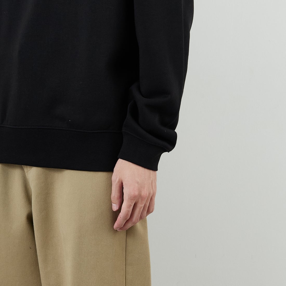 LACOSTE [ラコステ] ハイネックハーフジップスウェット [SH9774] 031 BLACK &&モデル身長：168cm 着用サイズ：4&&