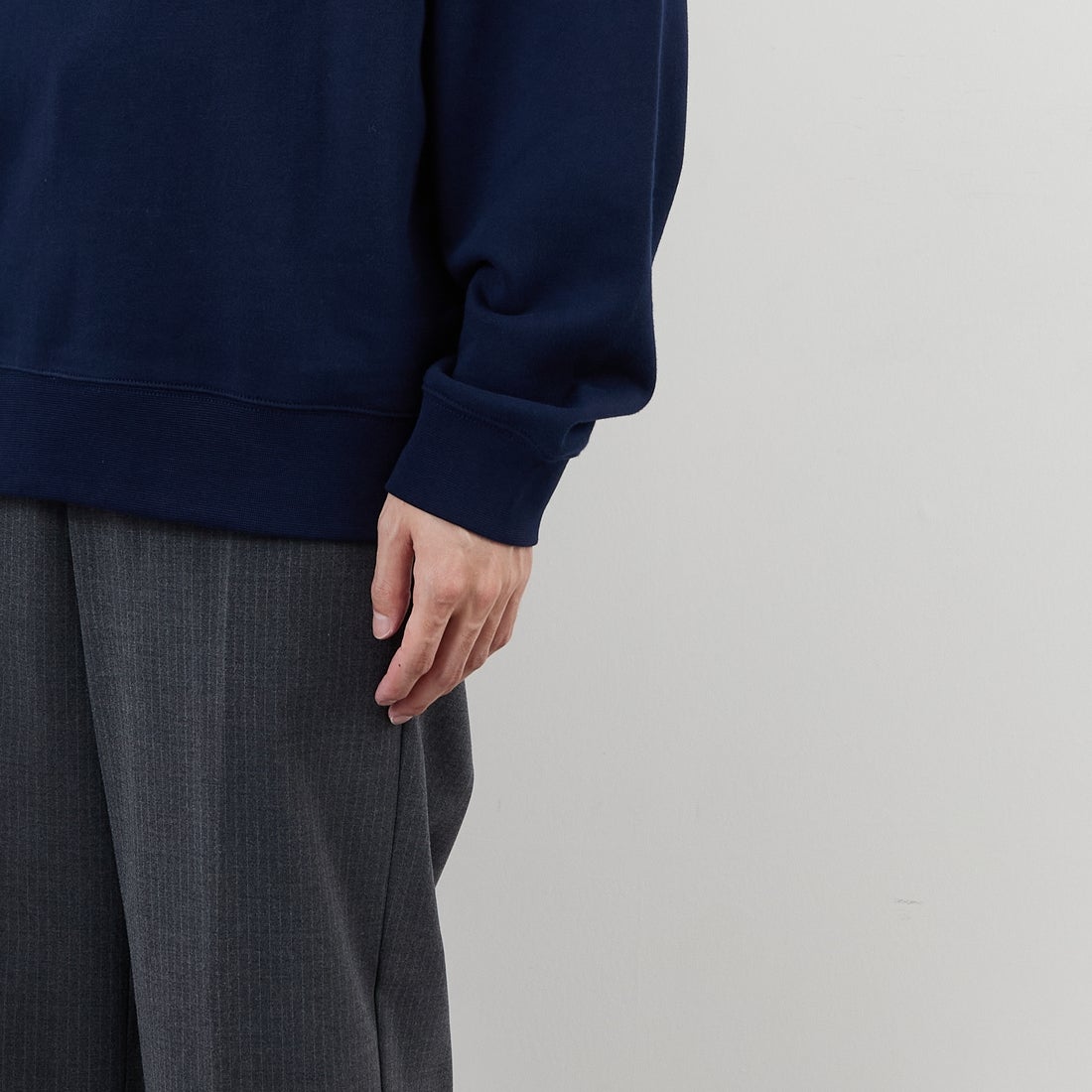LACOSTE [ラコステ] ハイネックハーフジップスウェット [SH9774] 166 NAVY B &&モデル身長：168cm 着用サイズ：5&&