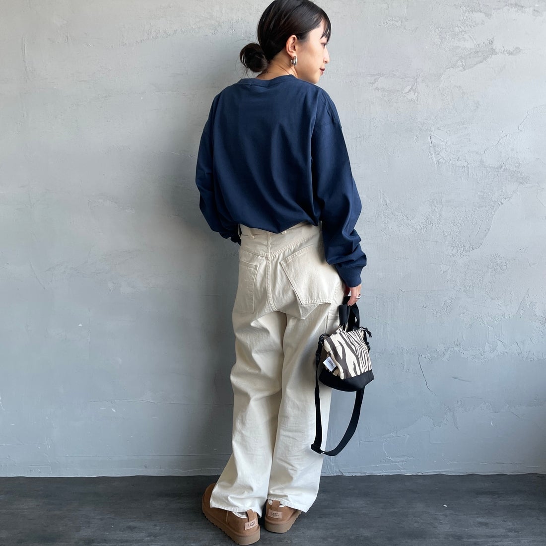 Gymphlex [ジムフレックス] クルーネックプルオーバー [GY-C0486HKT] DK.NAVY &&モデル身長：150cm 着用サイズ：14&&