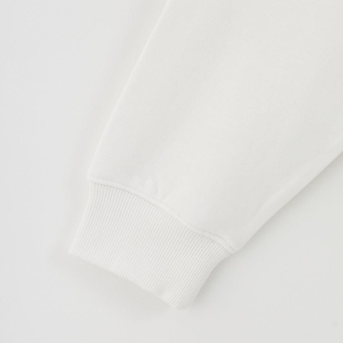 JEANSFACTORY × NANGA [ジーンズファクトリー × ナンガ] 別注 バック刺繍ロゴ クルーネックスウェット [NW2505-JF] WHITE