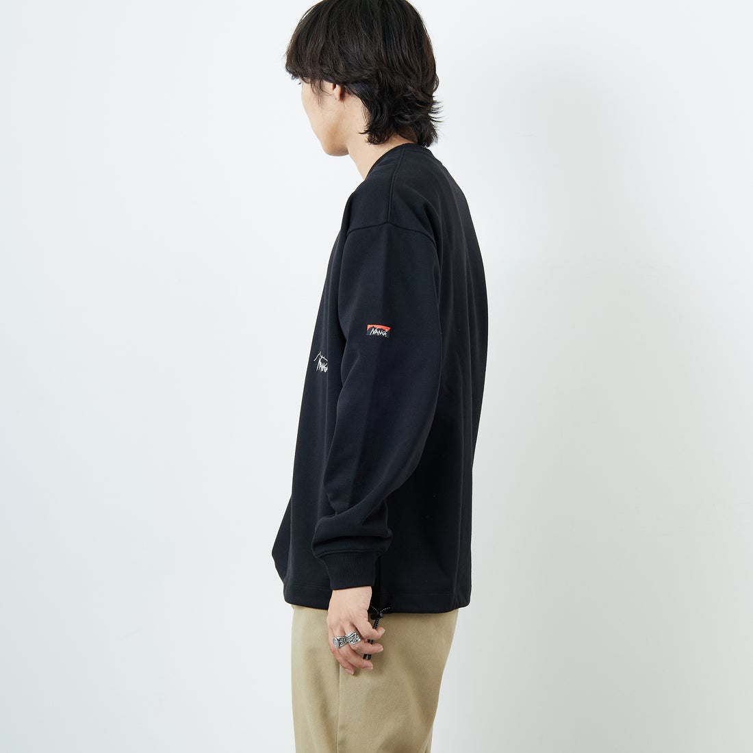 JEANSFACTORY × NANGA [ジーンズファクトリー × ナンガ] 別注 ワンポイント刺繍ロゴ ドローコードスウェット [NW2507-JF] BLACK &&モデル身長：179cm 着用サイズ：L&&