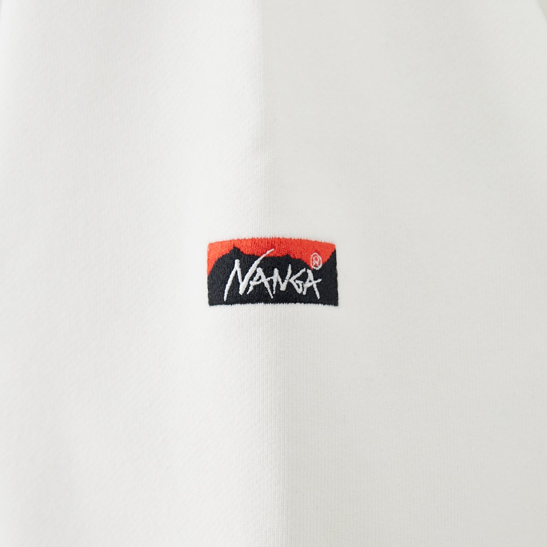 JEANSFACTORY × NANGA [ジーンズファクトリー × ナンガ] 別注 ワンポイント刺繍ロゴ ドローコードスウェット [NW2507-JF] WHITE
