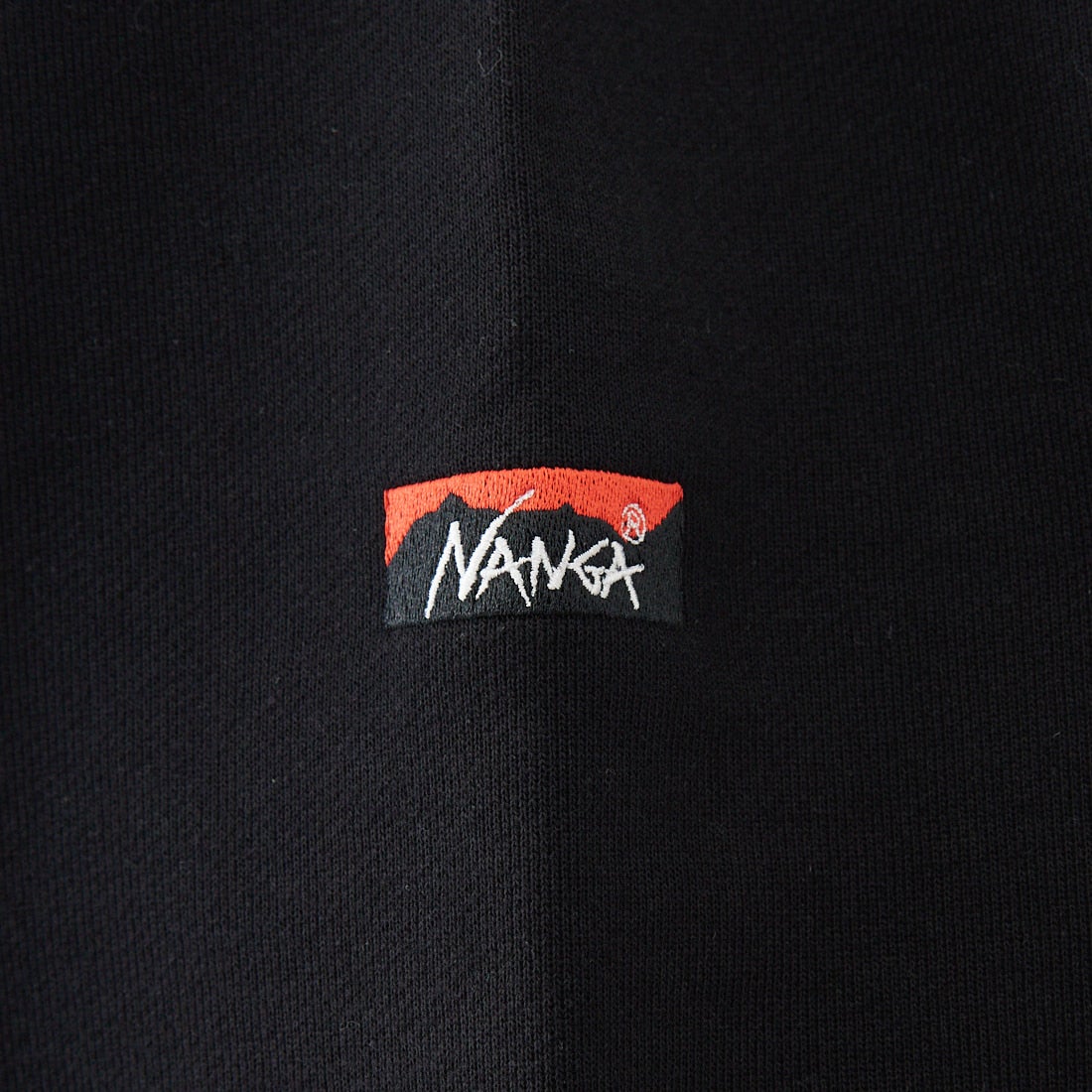 JEANSFACTORY × NANGA [ジーンズファクトリー × ナンガ] 別注 ワンポイント刺繍ロゴ ドローコードスウェット [NW2507-JF] BLACK