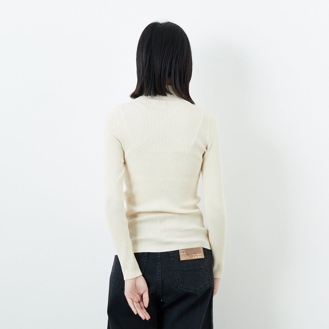 MAISON KITSUNE [メゾン キツネ] ベビーフォックス ファインウールリブタートルネックジャンパー [PW00809KT1155] 0383 ECRU &&モデル身長：162cm 着用サイズ：S&&