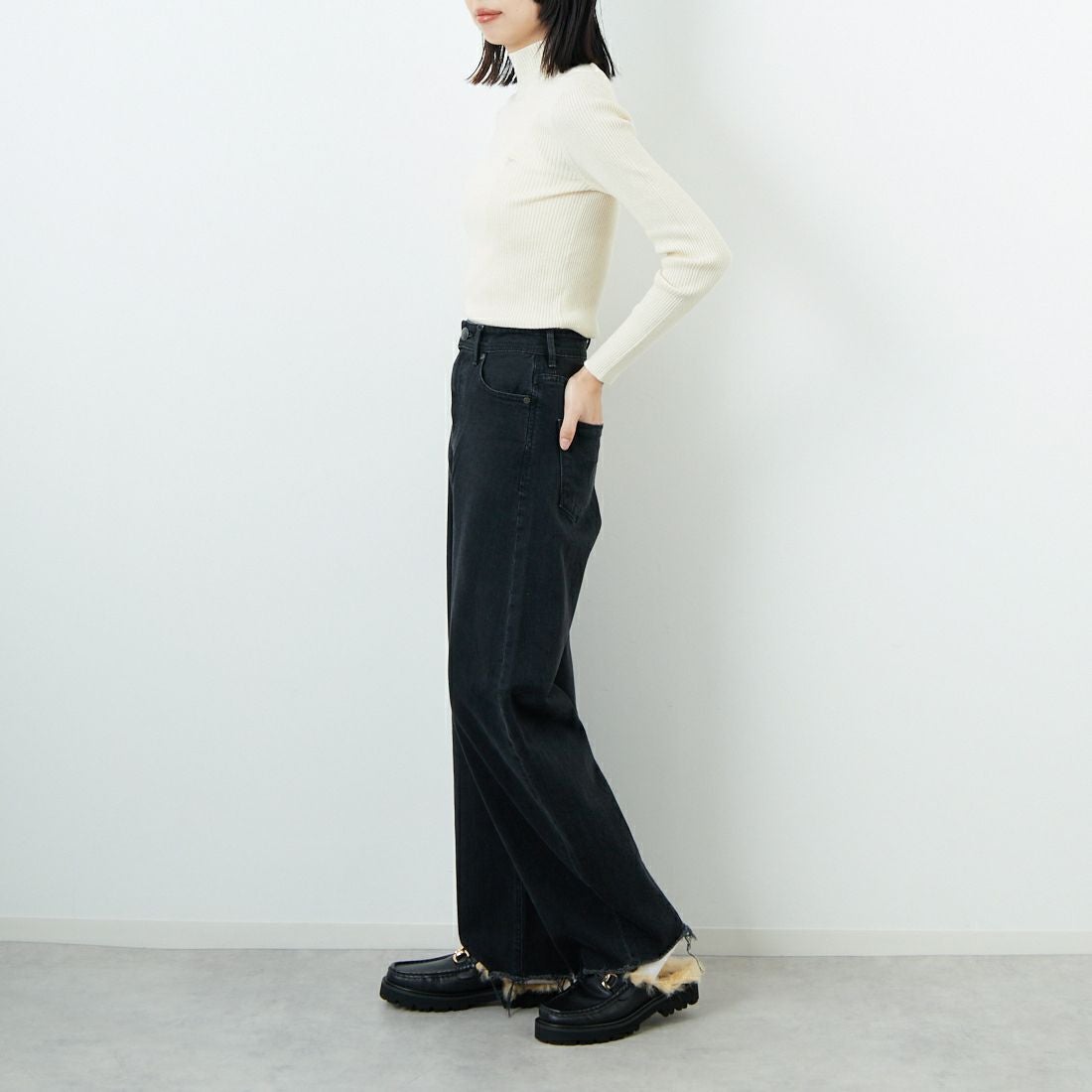 MAISON KITSUNE [メゾン キツネ] ベビーフォックス ファインウールリブタートルネックジャンパー [PW00809KT1155] 0383 ECRU &&モデル身長：162cm 着用サイズ：S&&