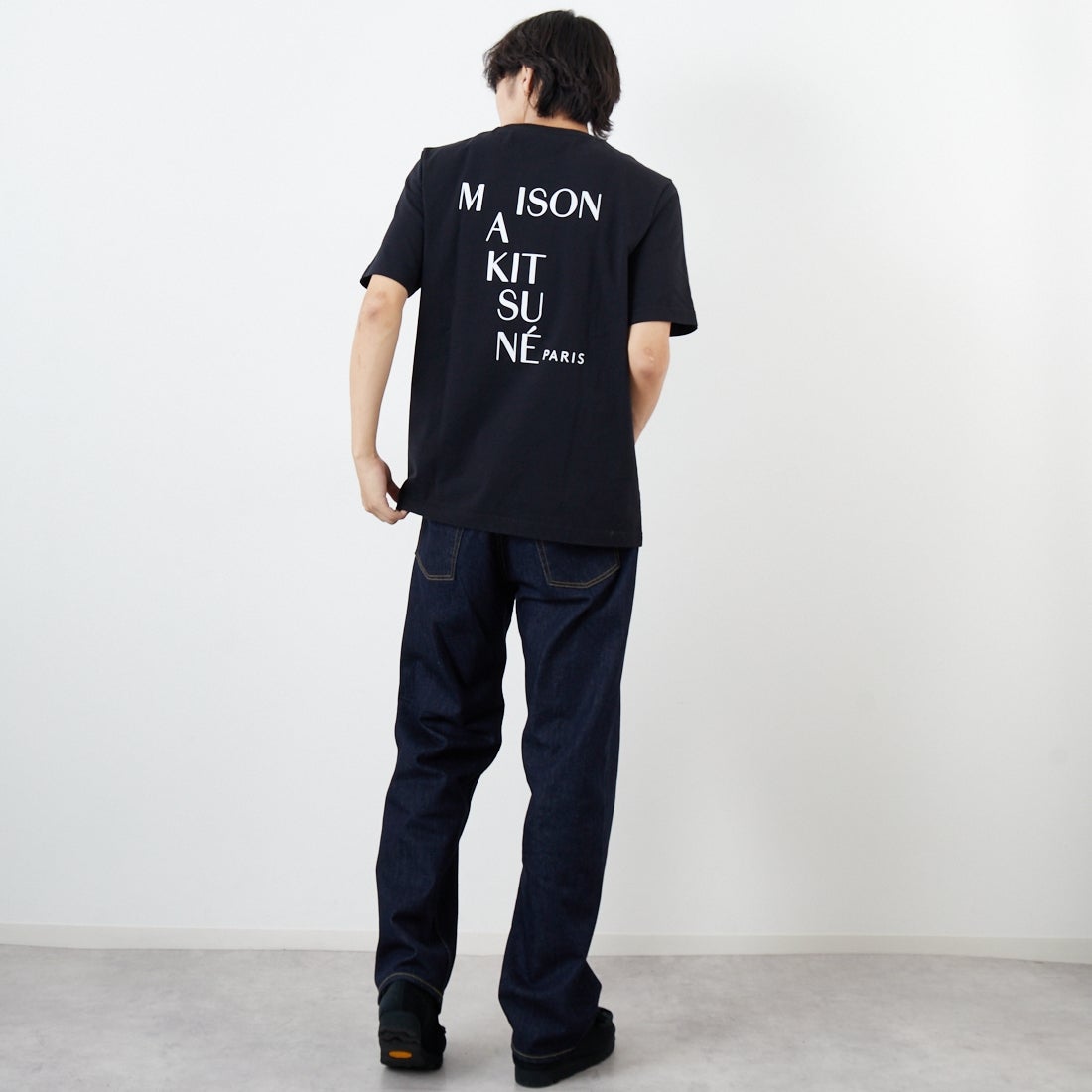 MAISON KITSUNE [メゾン キツネ] CROSSWORD コンフォートTシャツ [PM00112KJ7025] P199 BLACK &&モデル身長：179cm 着用サイズ：S&&