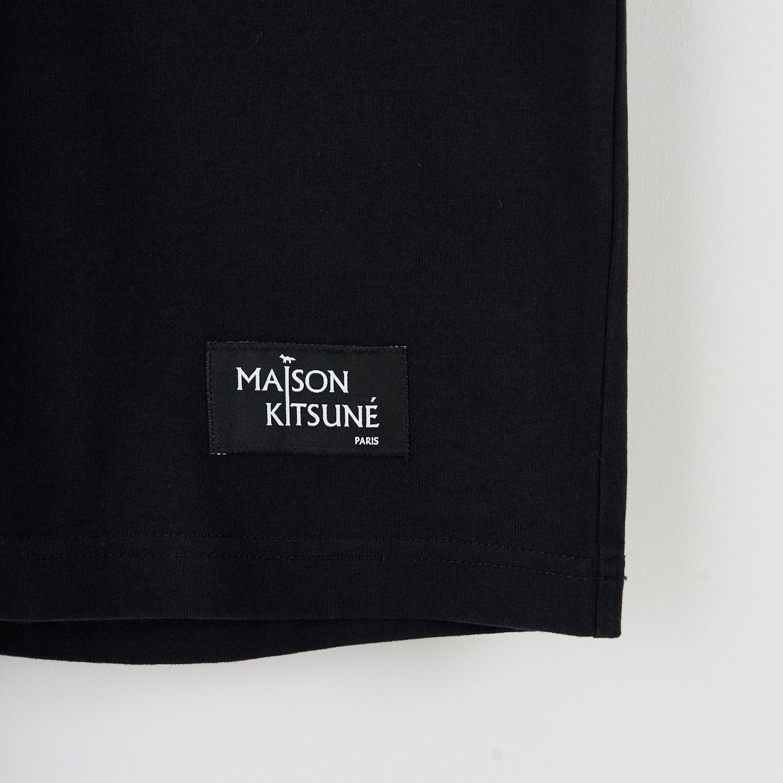 MAISON KITSUNE [メゾン キツネ] CROSSWORD コンフォートTシャツ [PM00112KJ7025] P199 BLACK