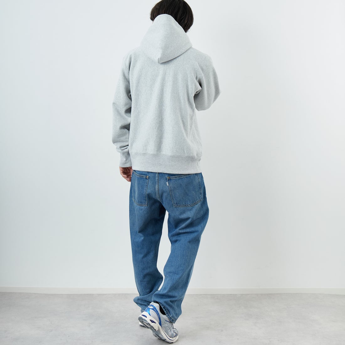 Champion [チャンピオン] リバースウィーブ(R) フーデッドスウェットシャツ [C3-C112] 040 ｼﾙﾊﾞｰｸ &&モデル身長：179cm 着用サイズ：XXL&&