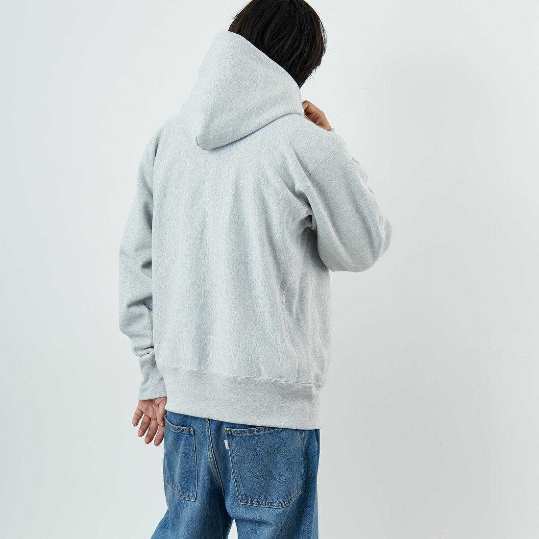 Champion [チャンピオン] リバースウィーブ(R) フーデッドスウェットシャツ [C3-C112] 040 ｼﾙﾊﾞｰｸ &&モデル身長：179cm 着用サイズ：XXL&&