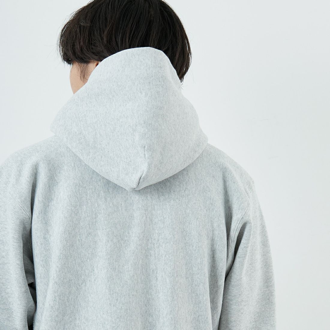 Champion [チャンピオン] リバースウィーブ(R) フーデッドスウェットシャツ [C3-C112] 040 ｼﾙﾊﾞｰｸ &&モデル身長：179cm 着用サイズ：XXL&&