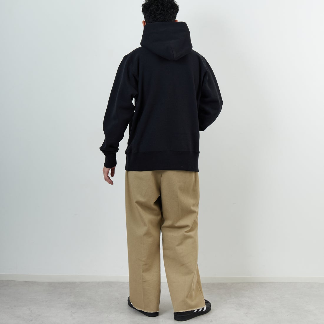 Champion [チャンピオン] リバースウィーブ(R) フーデッドスウェットシャツ [C3-C112] 090 ﾌﾞﾗｯｸ &&モデル身長：168cm 着用サイズ：XL&&