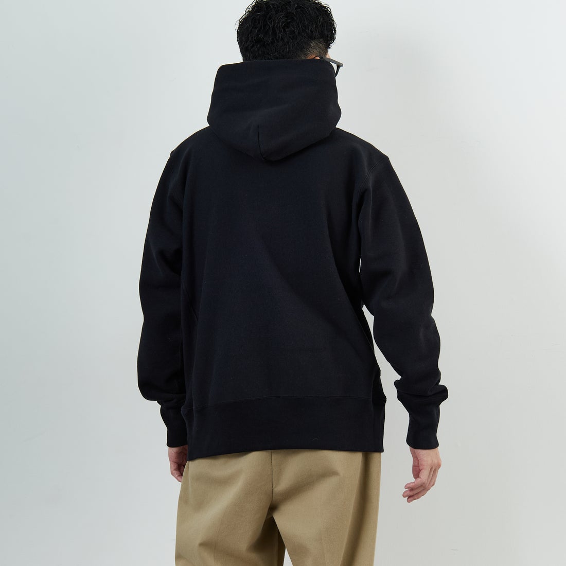 Champion [チャンピオン] リバースウィーブ(R) フーデッドスウェットシャツ [C3-C112] 090 ﾌﾞﾗｯｸ &&モデル身長：168cm 着用サイズ：XL&&