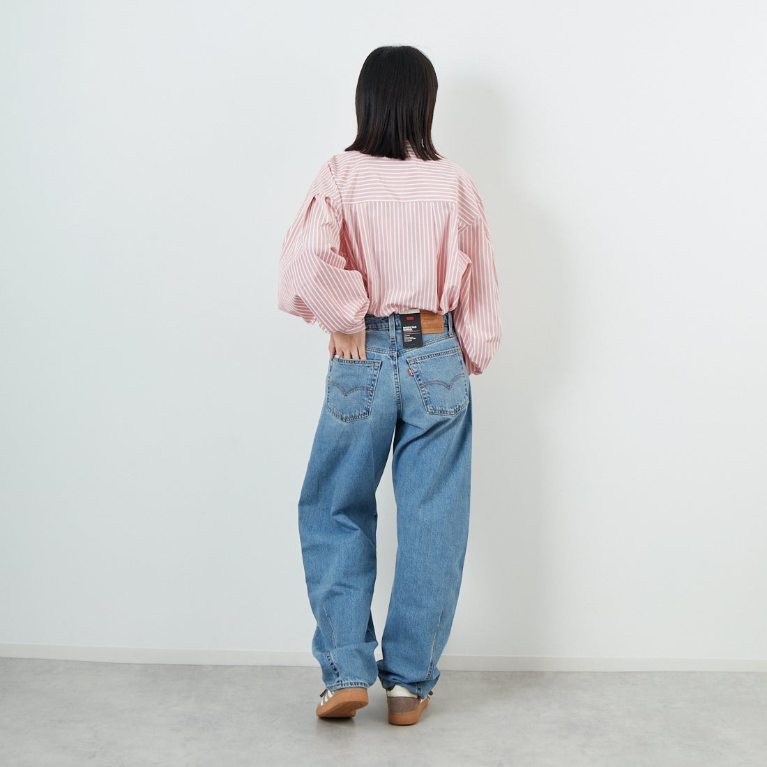 LEVI'S [リーバイス] バギーダッドバレルジーンズ [0039A-00] 02 EASY DA &&モデル身長：162cm 着用サイズ：25&&