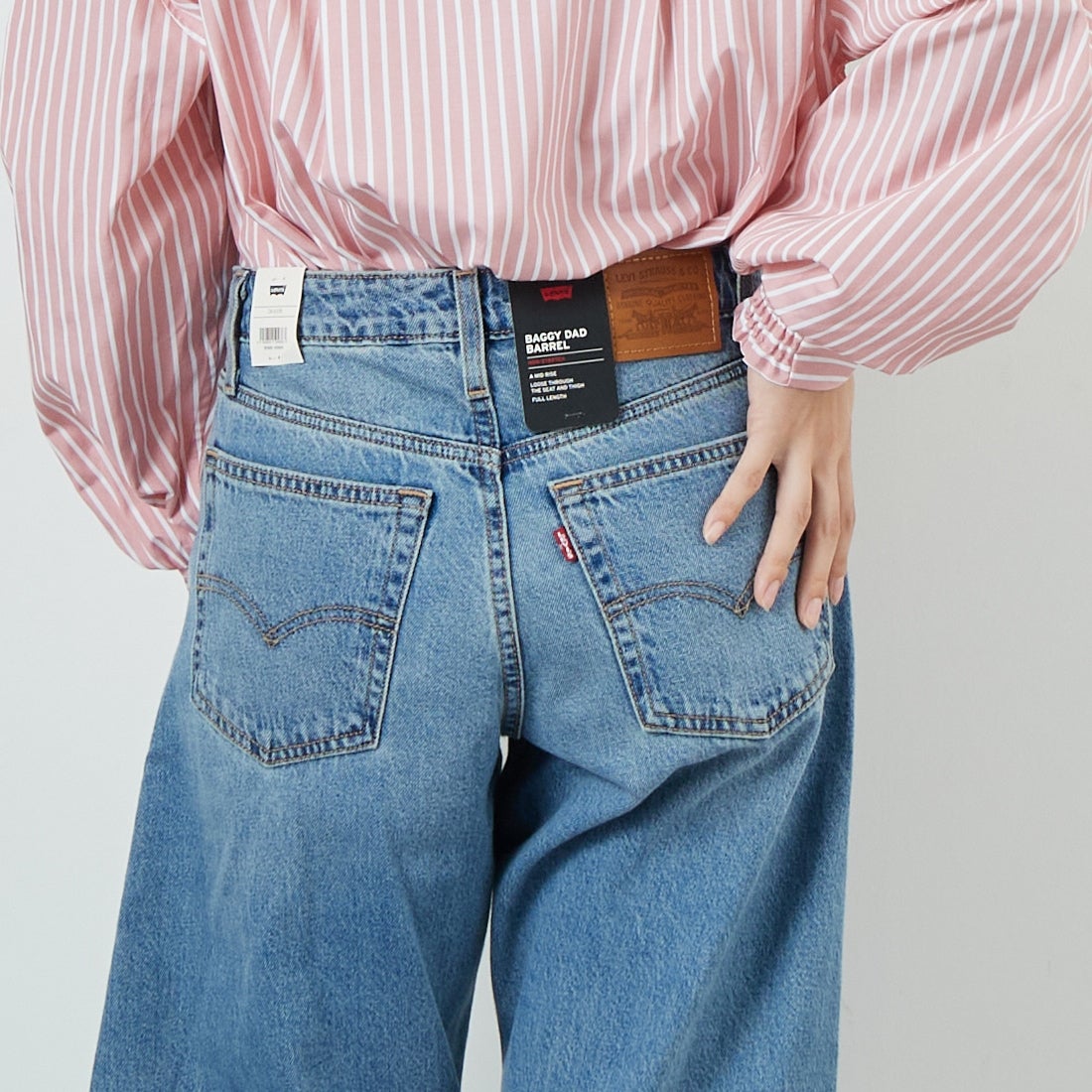LEVI'S [リーバイス] バギーダッドバレルジーンズ [0039A-00] 02 EASY DA &&モデル身長：162cm 着用サイズ：25&&