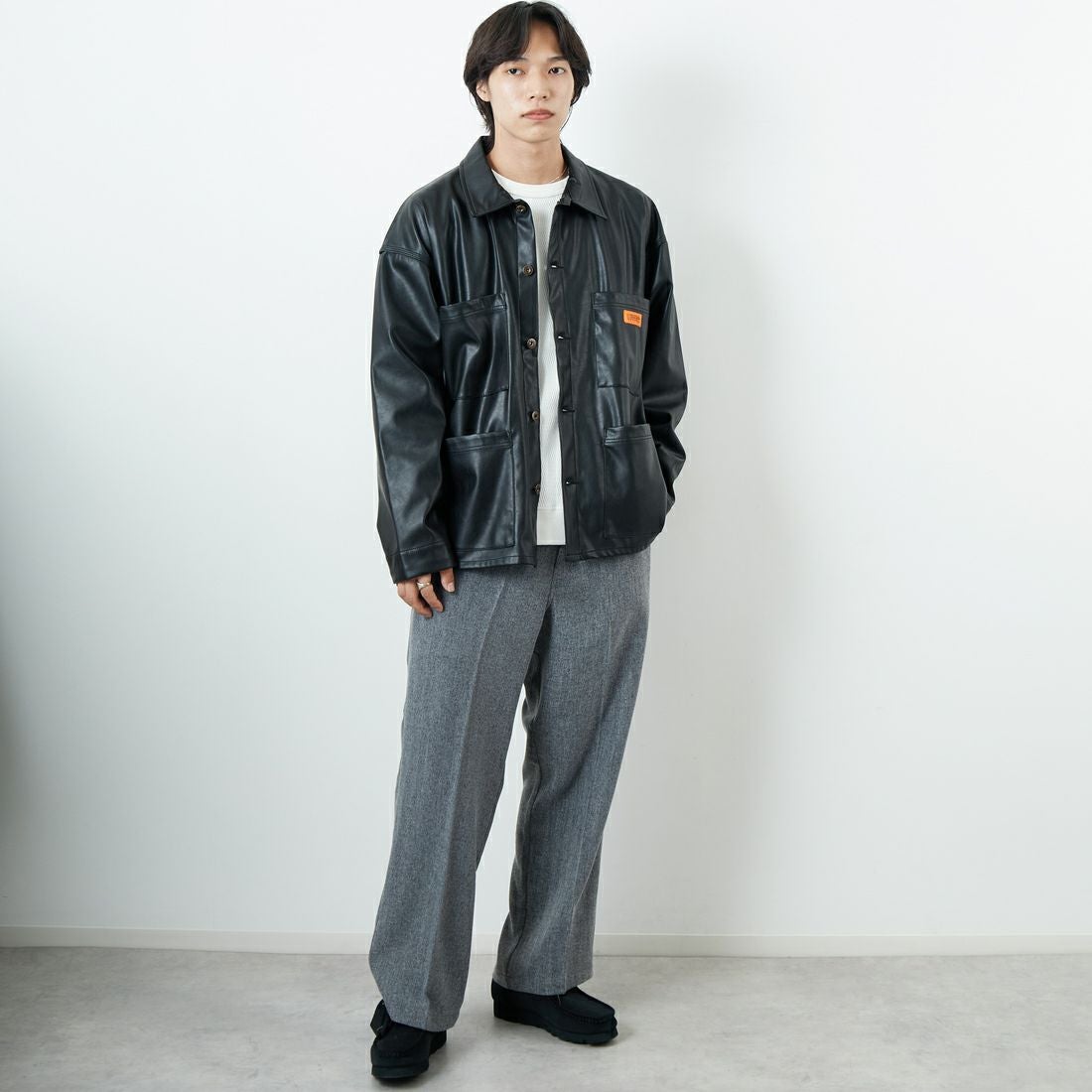 UNIVERSAL OVERALL [ユニバーサルオーバーオール] 別注 カバーオールジャケット [U2533225IN-JF] BLACK &&モデル身長：179cm 着用サイズ：L&&