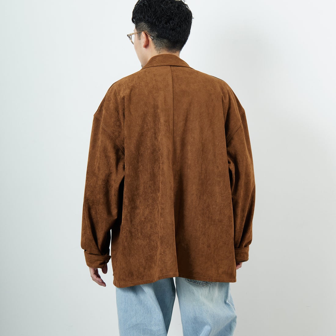 UNIVERSAL OVERALL [ユニバーサルオーバーオール] 別注 カバーオールジャケット [U2533225IN-JF] BROWN &&モデル身長：168cm 着用サイズ：L&&