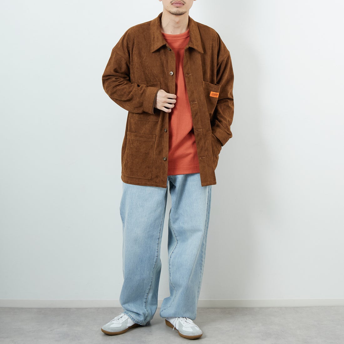UNIVERSAL OVERALL [ユニバーサルオーバーオール] 別注 カバーオールジャケット [U2533225IN-JF] BROWN &&モデル身長：168cm 着用サイズ：L&&