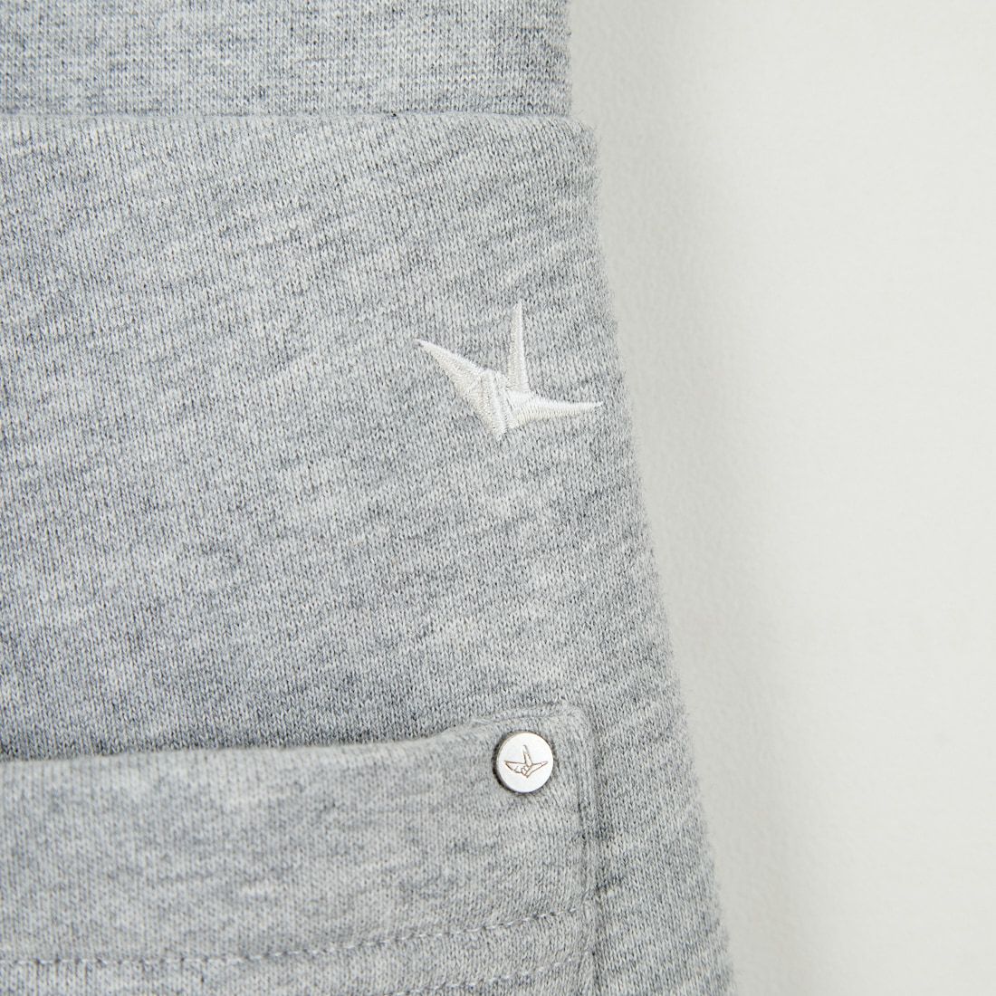 1PIU1UGUALE3 RELAX [ウノ ピゥ ウノ ウグァーレ トレ] パイピングロゴワイドスピンドルジョガーパンツ [USB-25148] SN80 GRAY