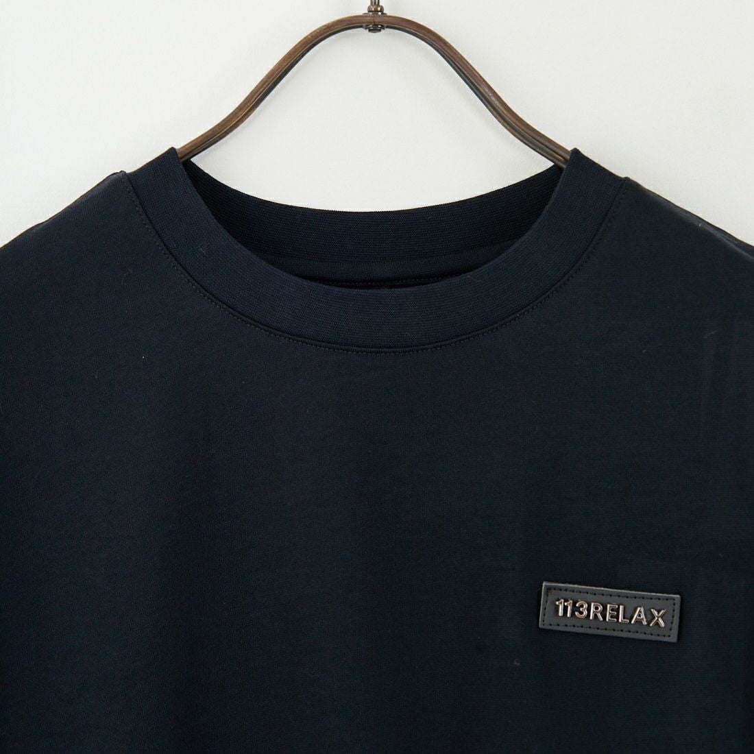 1PIU1UGUALE3 RELAX [ウノ ピゥ ウノ ウグァーレ トレ] プレートロゴロングTシャツ [UST-25134] SN90 BLACK