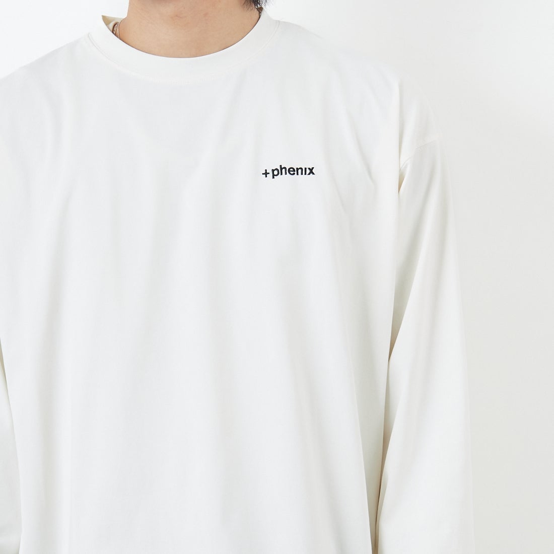 +phenix [プラスフェニックス] 別注 ワンポイント刺繍ロゴ ドローコードTシャツ [POT-25080IN-JF] WHITE &&モデル身長：179cm 着用サイズ：XL&&