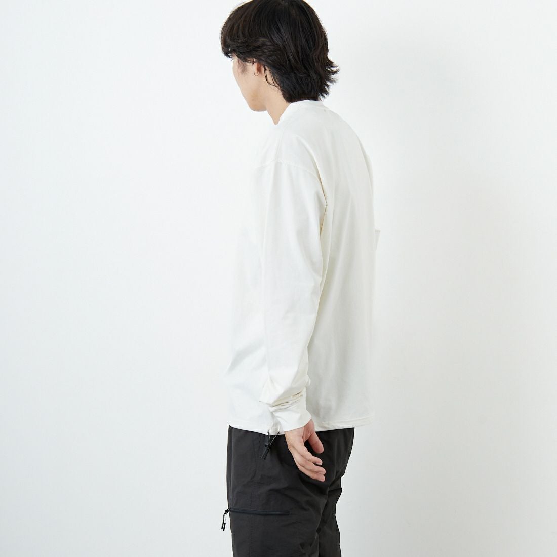 +phenix [プラスフェニックス] 別注 ワンポイント刺繍ロゴ ドローコードTシャツ [POT-25080IN-JF] WHITE &&モデル身長：179cm 着用サイズ：L&&