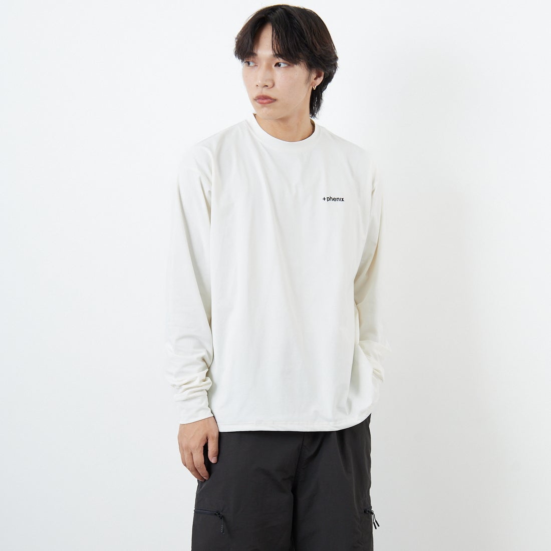 +phenix [プラスフェニックス] 別注 ワンポイント刺繍ロゴ ドローコードTシャツ [POT-25080IN-JF] WHITE &&モデル身長：179cm 着用サイズ：M&&