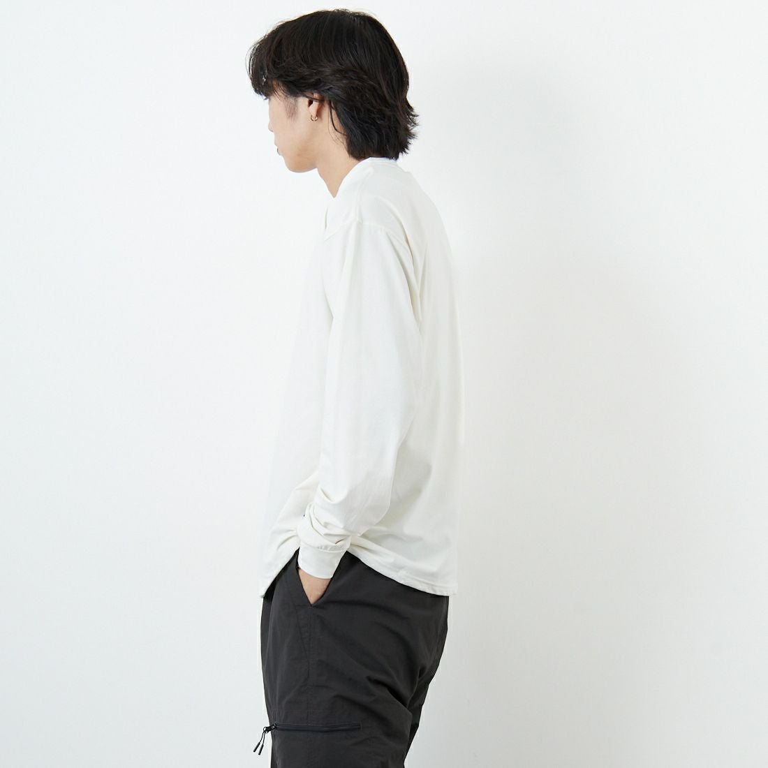 +phenix [プラスフェニックス] 別注 ワンポイント刺繍ロゴ ドローコードTシャツ [POT-25080IN-JF] WHITE &&モデル身長：179cm 着用サイズ：M&&