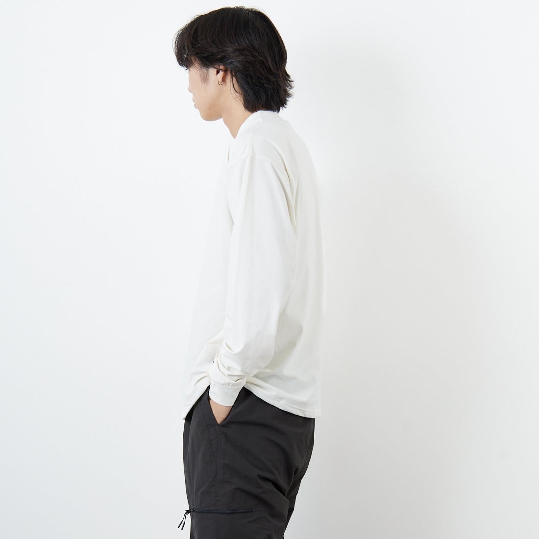 +phenix [プラスフェニックス] 別注 ワンポイント刺繍ロゴ ドローコードTシャツ [POT-25080IN-JF] WHITE &&モデル身長：179cm 着用サイズ：M&&