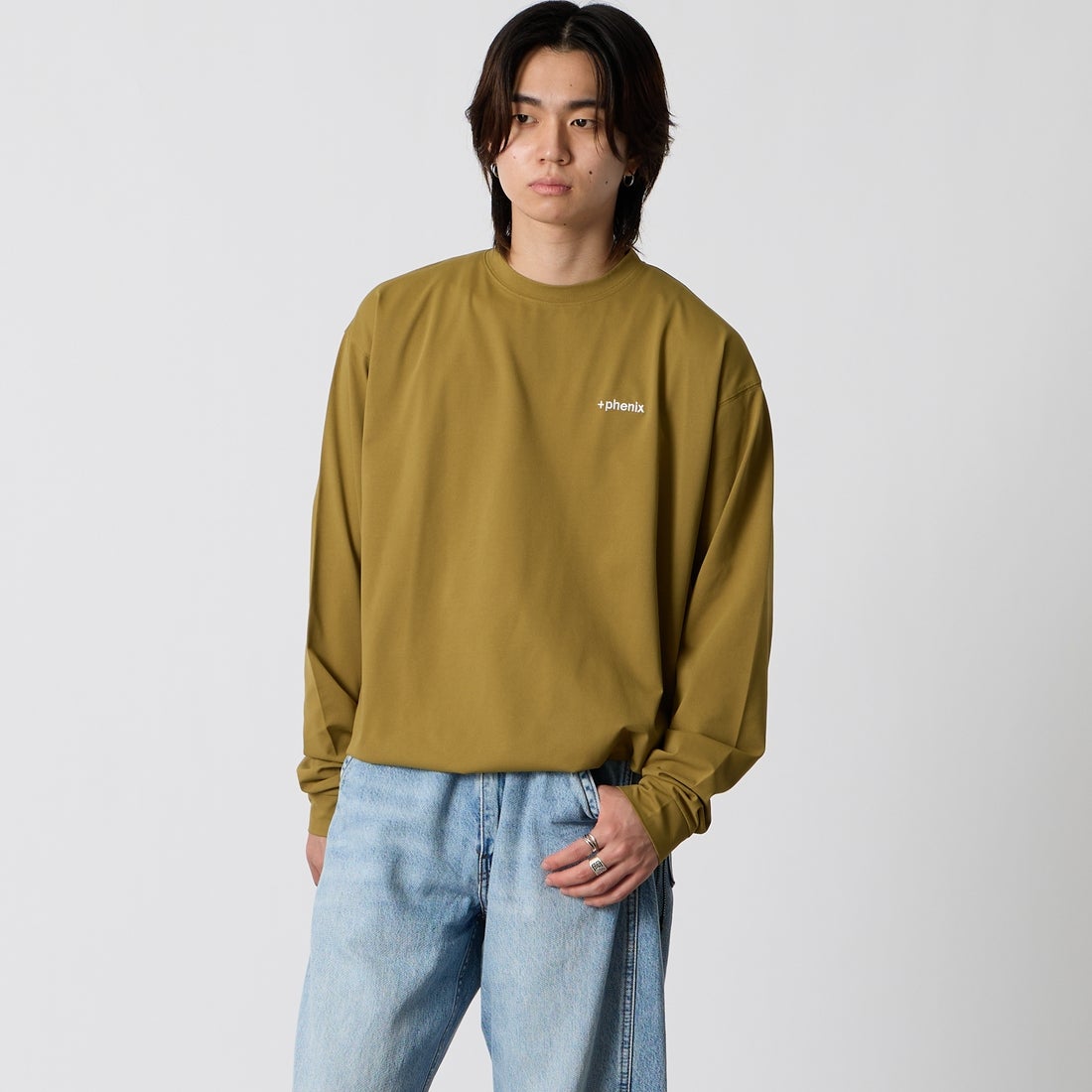 +phenix [プラスフェニックス] 別注 ワンポイント刺繍ロゴ ドローコードTシャツ [POT-25080IN-JF] MUSTARD &&モデル身長：177cm 着用サイズ：M&&