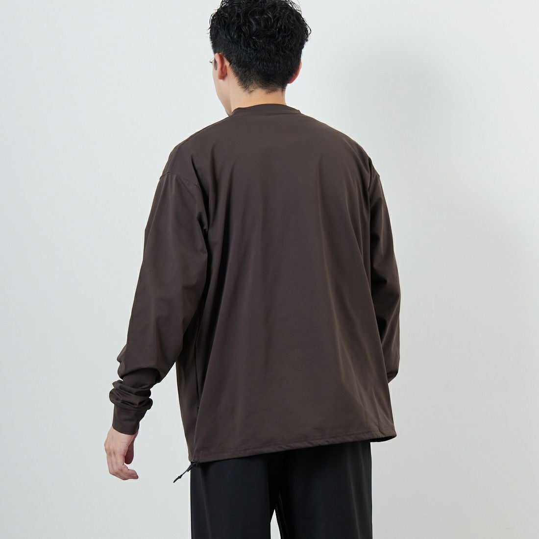 +phenix [プラスフェニックス] 別注 ワンポイント刺繍ロゴ ドローコードTシャツ [POT-25080IN-JF] CHARCOAL &&モデル身長：168cm 着用サイズ：M&&