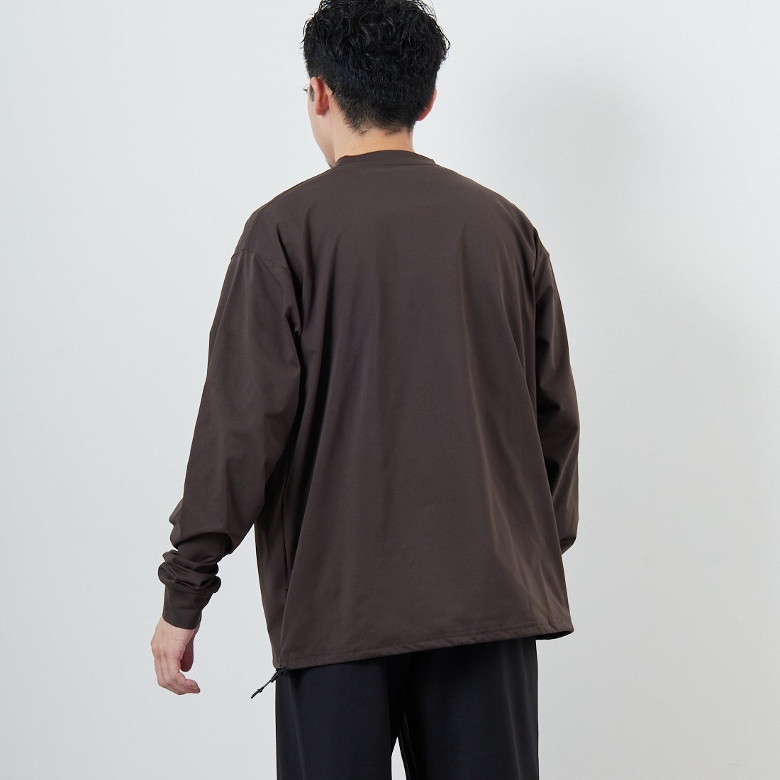 +phenix [プラスフェニックス] 別注 ワンポイント刺繍ロゴ ドローコードTシャツ [POT-25080IN-JF] CHARCOAL &&モデル身長：168cm 着用サイズ：M&&