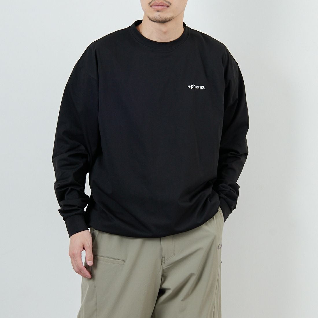 +phenix [プラスフェニックス] 別注 ワンポイント刺繍ロゴ ドローコードTシャツ [POT-25080IN-JF] BLACK &&モデル身長：168cm 着用サイズ：M&&
