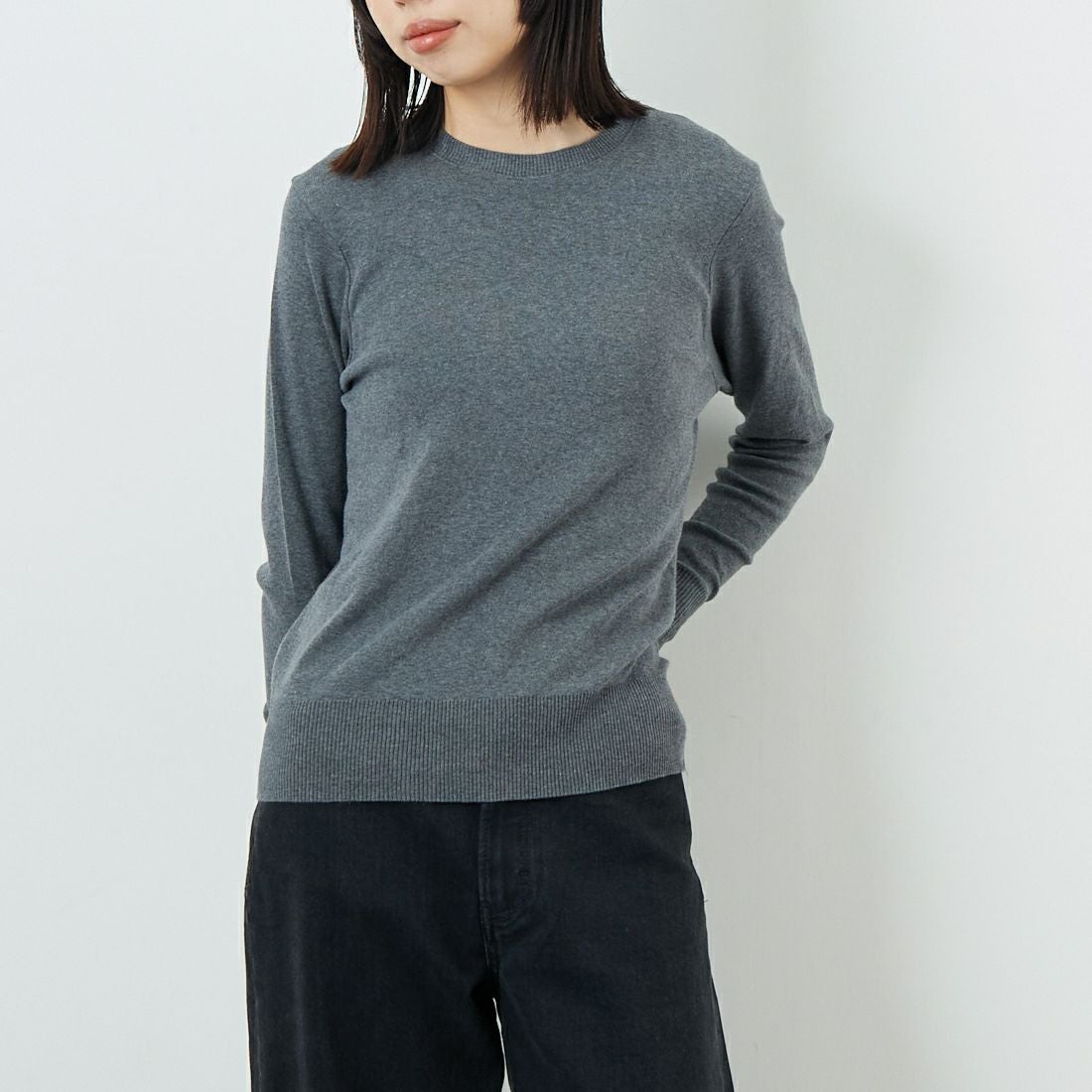 GICIPI [ジチピ] FRAGORA クルーネックニットソー [2513A] CARBONE &&モデル身長：162cm 着用サイズ：1&&