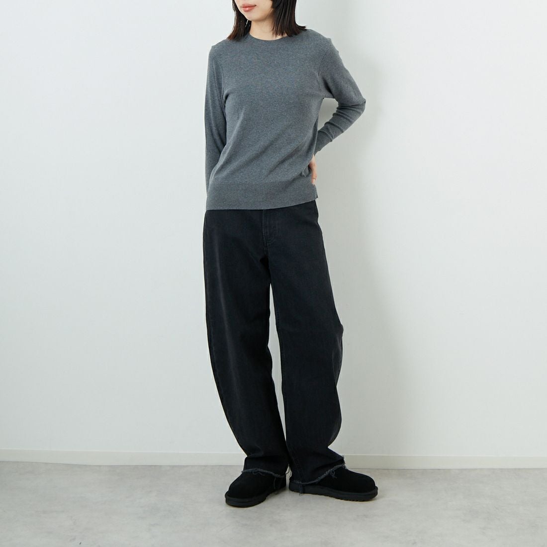 GICIPI [ジチピ] FRAGORA クルーネックニットソー [2513A] CARBONE &&モデル身長：162cm 着用サイズ：1&&