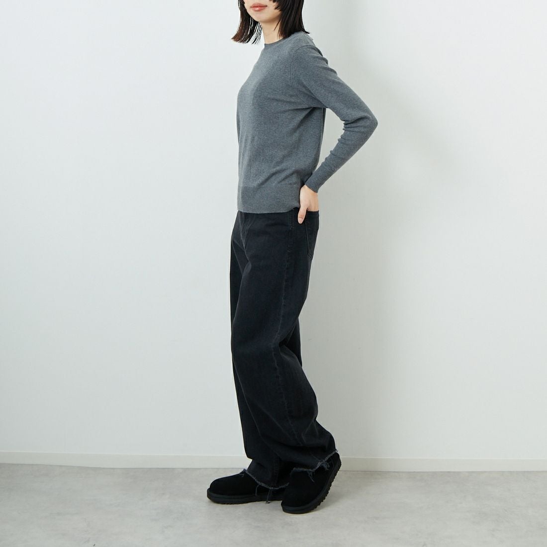 GICIPI [ジチピ] FRAGORA クルーネックニットソー [2513A] CARBONE &&モデル身長：162cm 着用サイズ：1&&