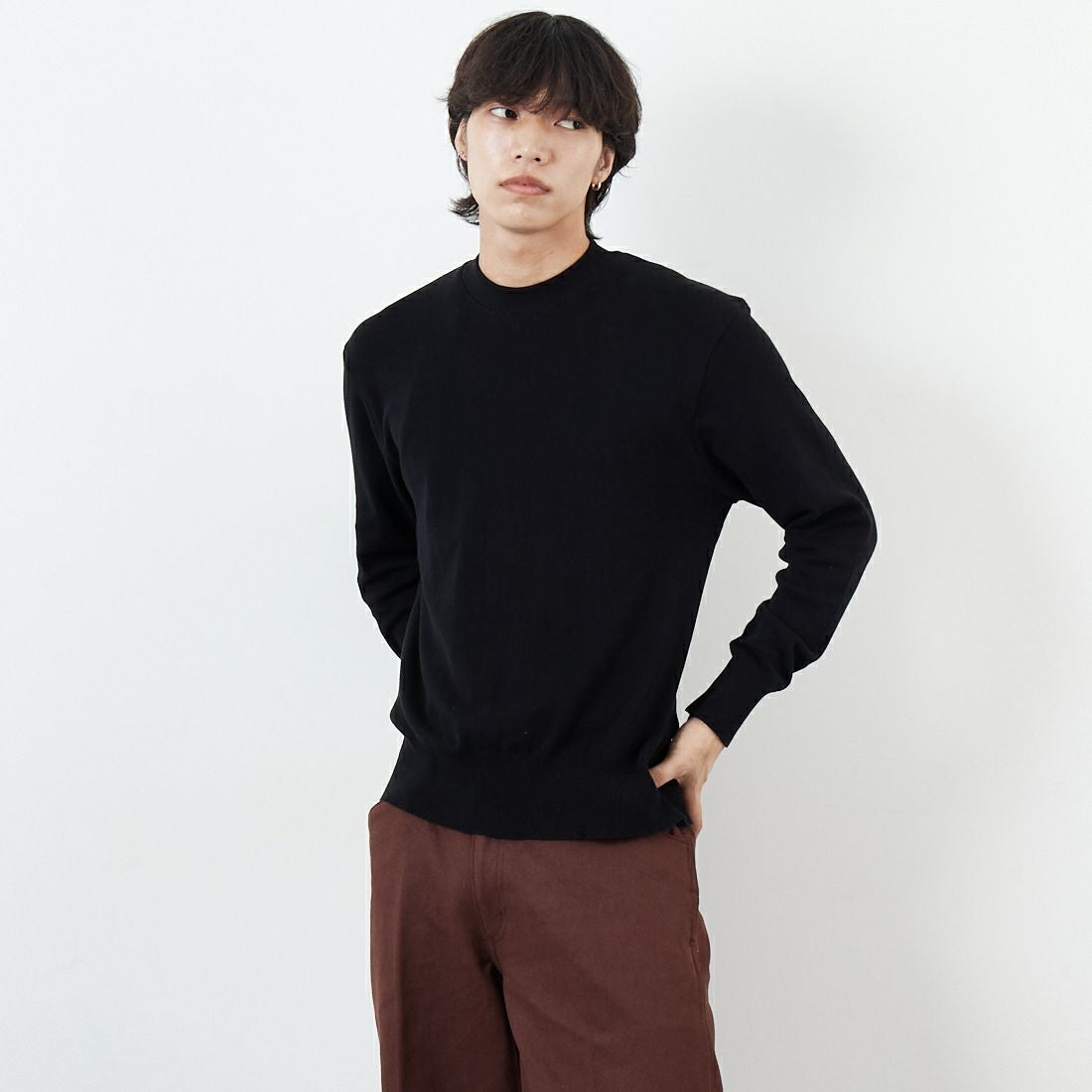 GICIPI [ジチピ] GIAGUARO クルーネックニットソー [2501A] NERO &&モデル身長：179cm 着用サイズ：4&&