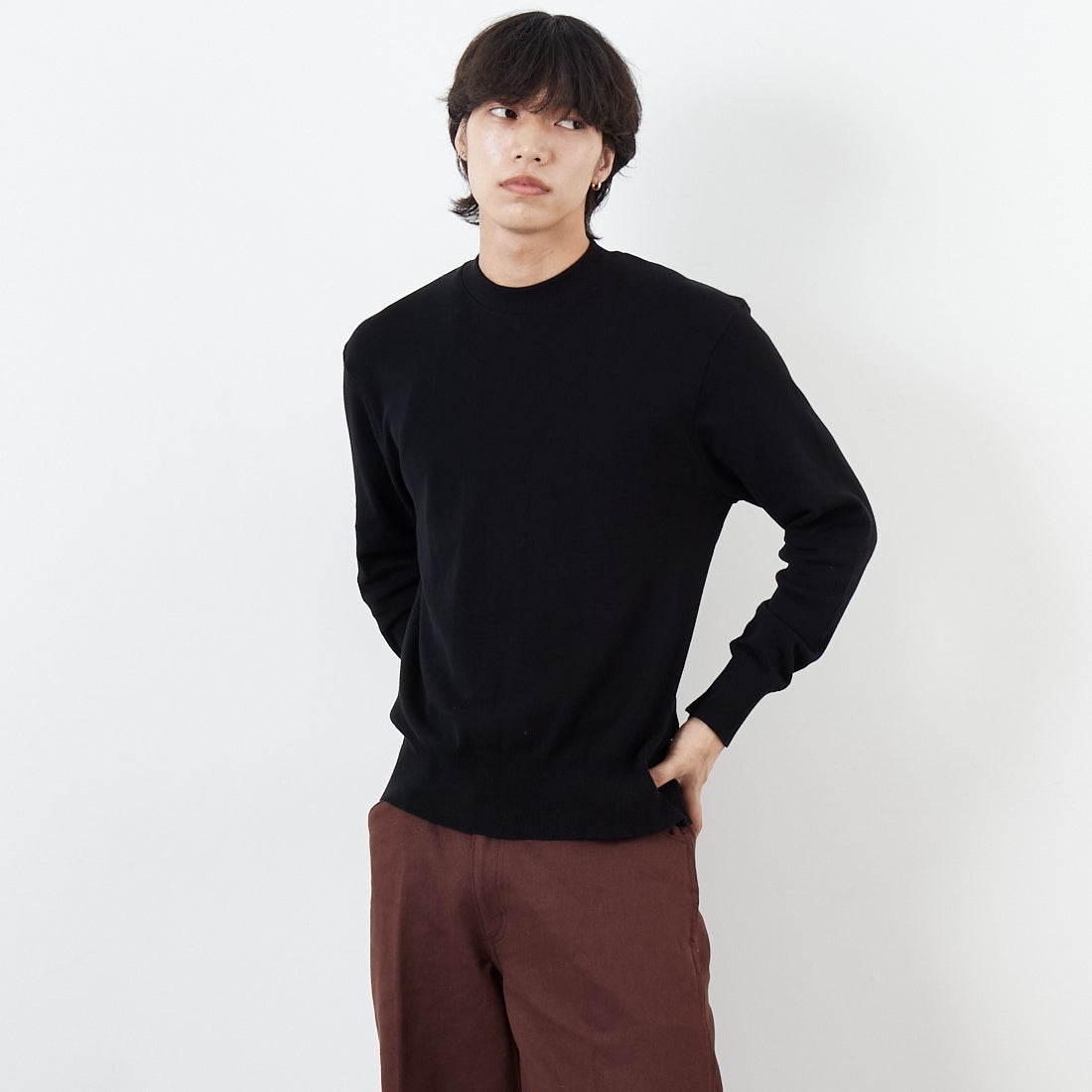 GICIPI [ジチピ] GIAGUARO クルーネックニットソー [2501A] NERO &&モデル身長：179cm 着用サイズ：4&&
