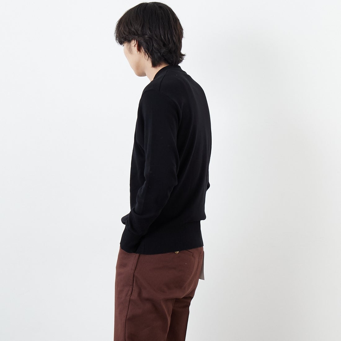 GICIPI [ジチピ] GIAGUARO クルーネックニットソー [2501A] NERO &&モデル身長：179cm 着用サイズ：4&&