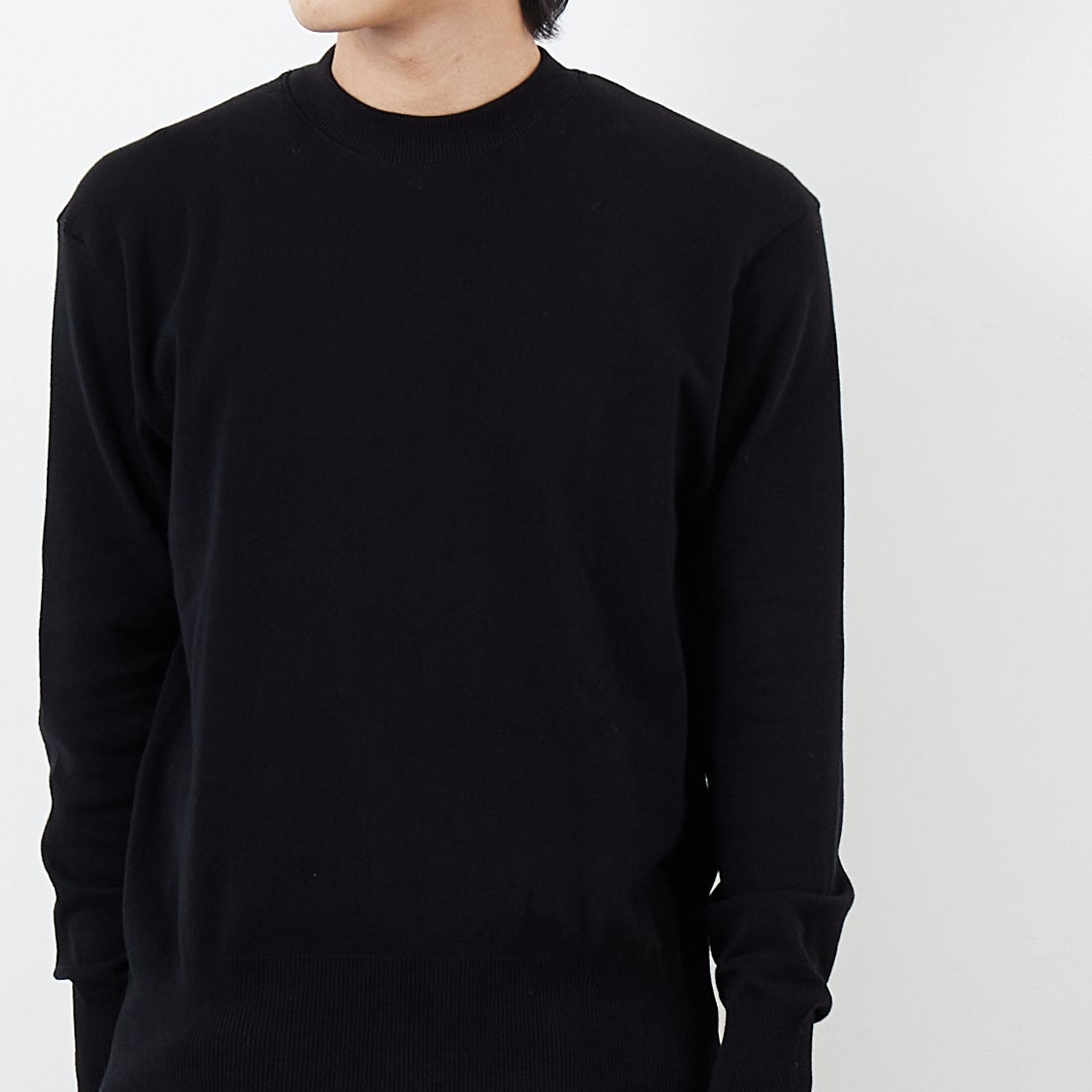 GICIPI [ジチピ] GIAGUARO クルーネックニットソー [2501A] NERO &&モデル身長：179cm 着用サイズ：4&&