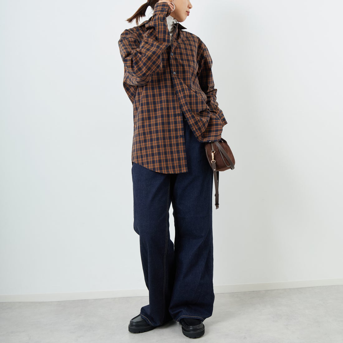 THE SHINZONE [ザ シンゾーン] ペックチェックシャツ [25AMSBL06] 85 NAVY &&モデル身長：159cm 着用サイズ：F0&&