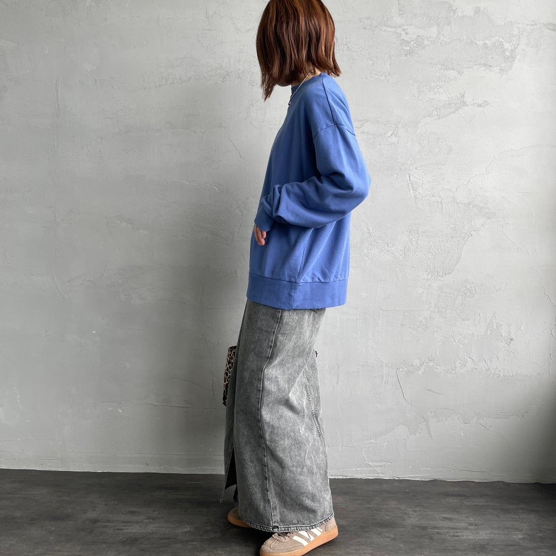 THE SHINZONE [ザ シンゾーン] CLEMENTINE スウェット [25AMSCU14] 83 BLUE &&モデル身長：158cm 着用サイズ：F0&&