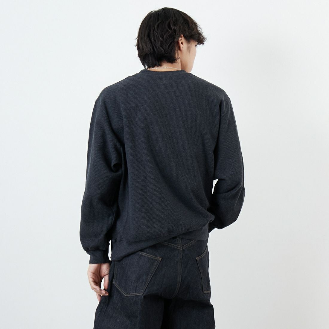 blurhms ROOTSTOCK [ブラームス ルーツストック] ラフ&スムース サーマルプルオーバー [BROOTS24F29F25] 03 H.CHARC &&モデル身長：179cm 着用サイズ：2&&