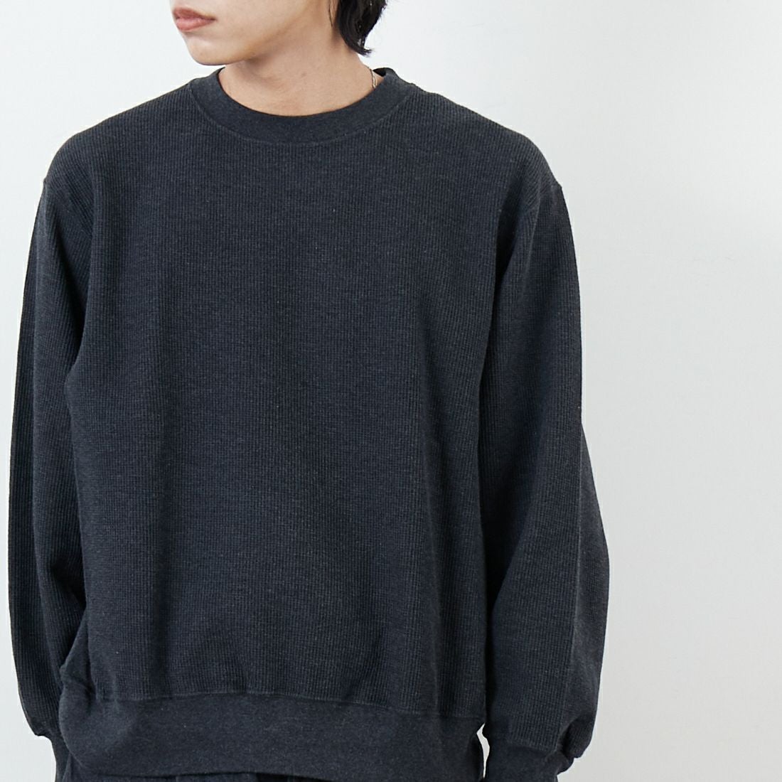 blurhms ROOTSTOCK [ブラームス ルーツストック] ラフ&スムース サーマルプルオーバー [BROOTS24F29F25] 03 H.CHARC &&モデル身長：179cm 着用サイズ：2&&